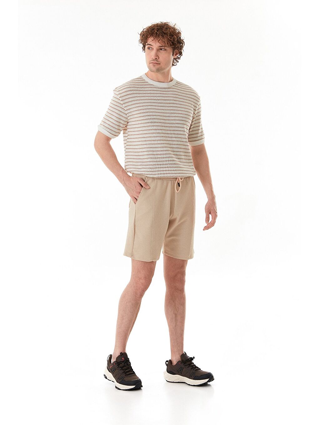 Bej Petek Kumaş Beli Bağlamalı Cepli Şort-2