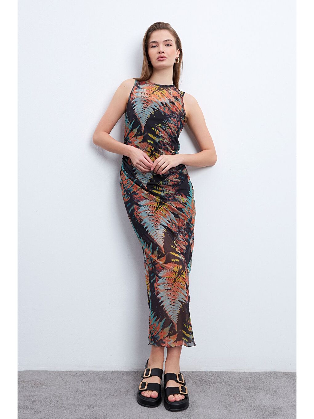 Yeşil Sonbahar Çam Desen Kolsuz Astarlı Tül Elbise