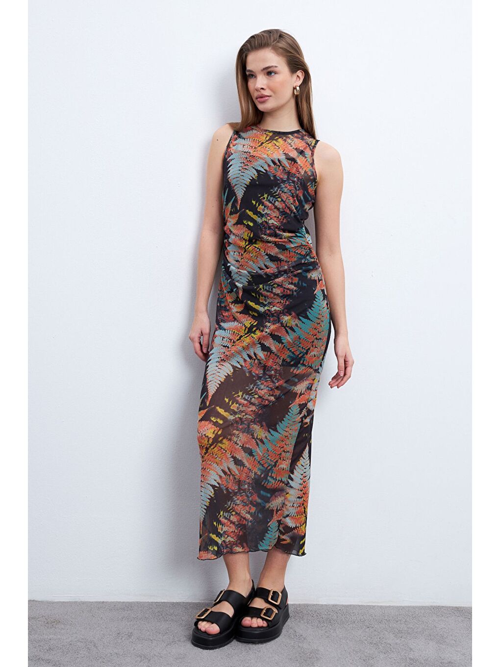 Yeşil Sonbahar Çam Desen Kolsuz Astarlı Tül Elbise-2