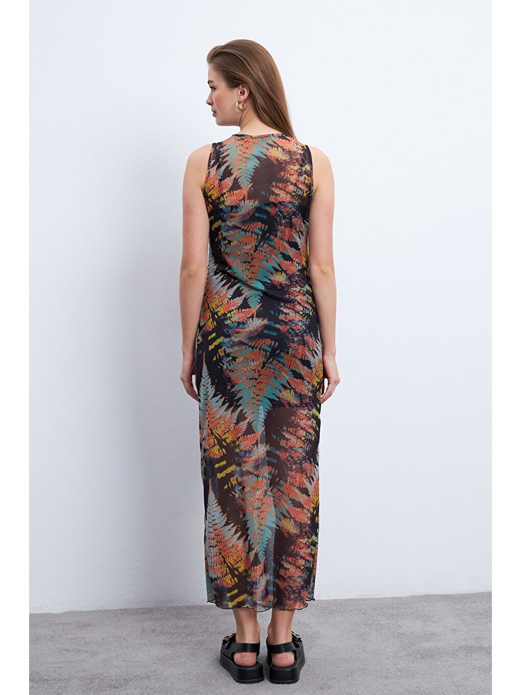 Yeşil Sonbahar Çam Desen Kolsuz Astarlı Tül Elbise-4