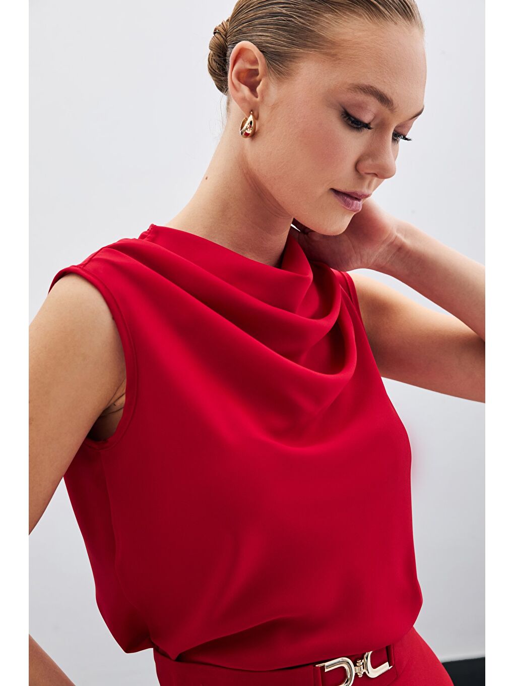 Degaje Yaka Kolsuz Bluz - Kırmızı-4