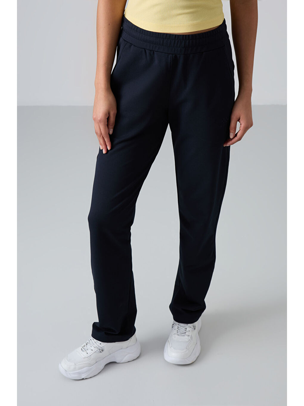 Lacivert Gizli Fermuar Cepli Rahat Form Klasik Paça Kadın Eşofman Alt - 94148-1