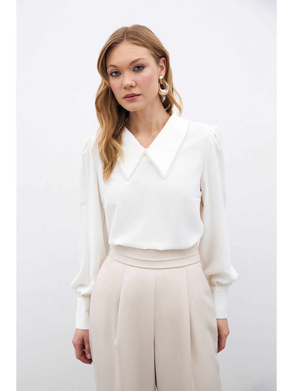 İnci Yakalı Bluz - Ekru-3