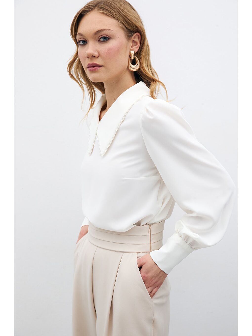 İnci Yakalı Bluz - Ekru-4