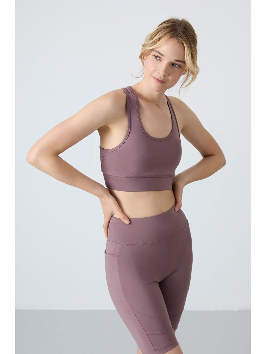 Pembe Gül Kurusu Sırt Detaylı Dar Kalıp U Yaka Kadın Spor Büstiyer - 97120-2