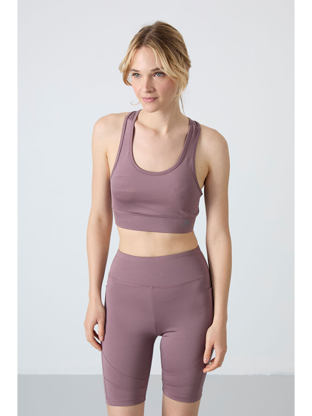 Pembe Gül Kurusu Sırt Detaylı Dar Kalıp U Yaka Kadın Spor Büstiyer - 97120-3