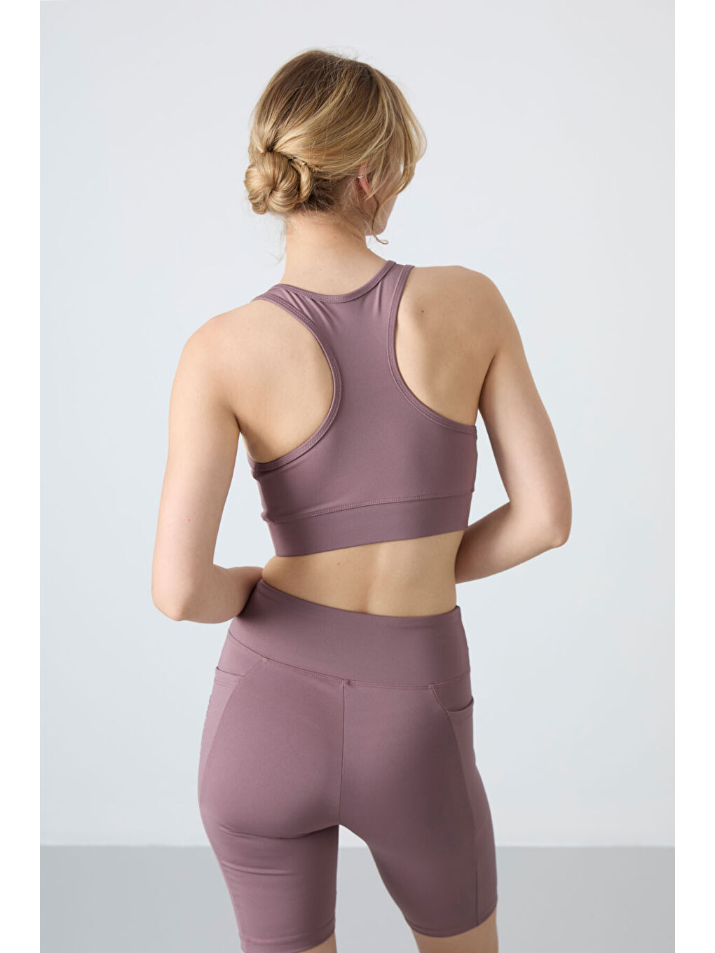 Pembe Gül Kurusu Sırt Detaylı Dar Kalıp U Yaka Kadın Spor Büstiyer - 97120-4