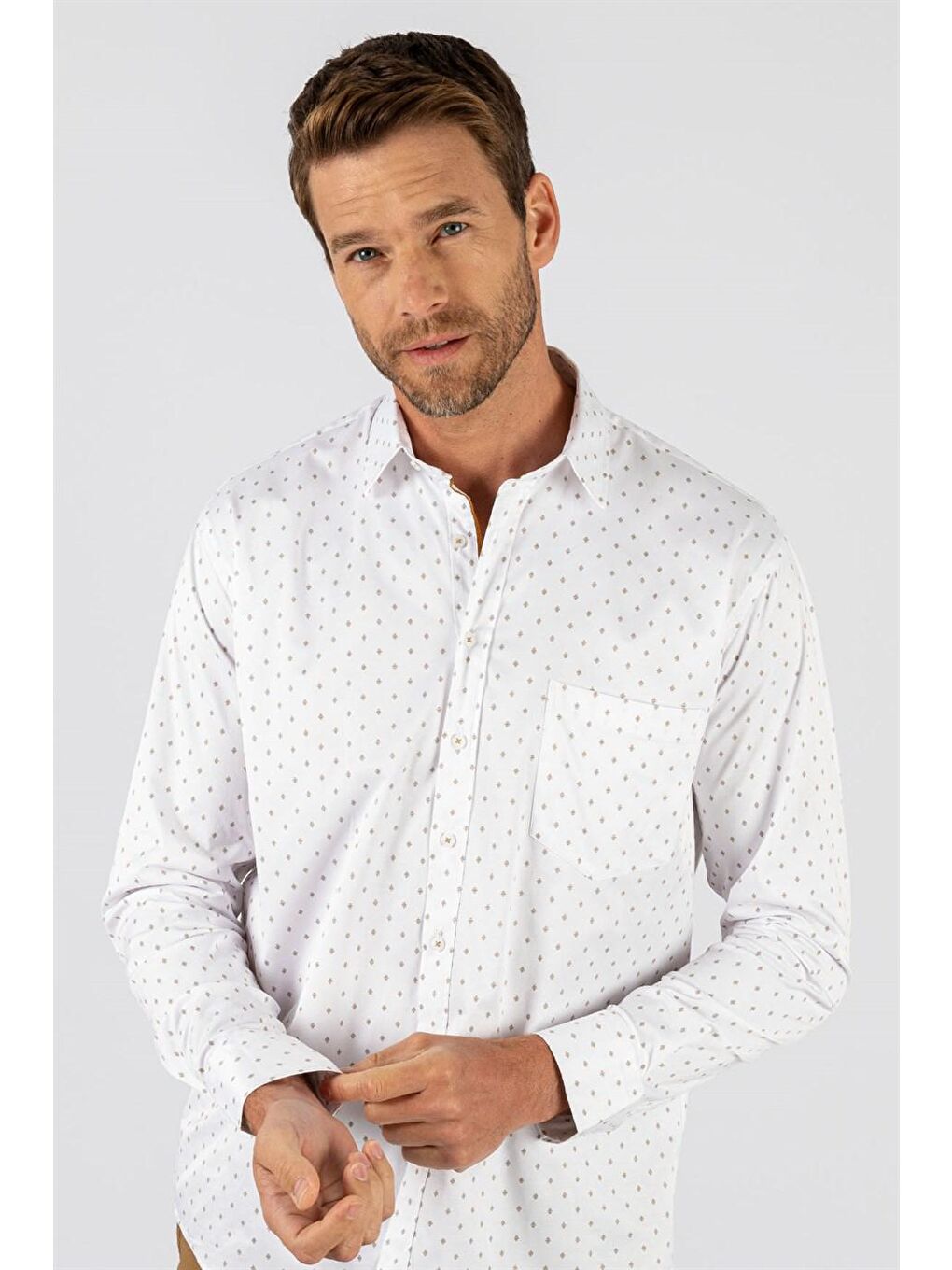 Klasik Fit Pamuklu Kolay Ütü Baskılı Erkek Beyaz Gömlek