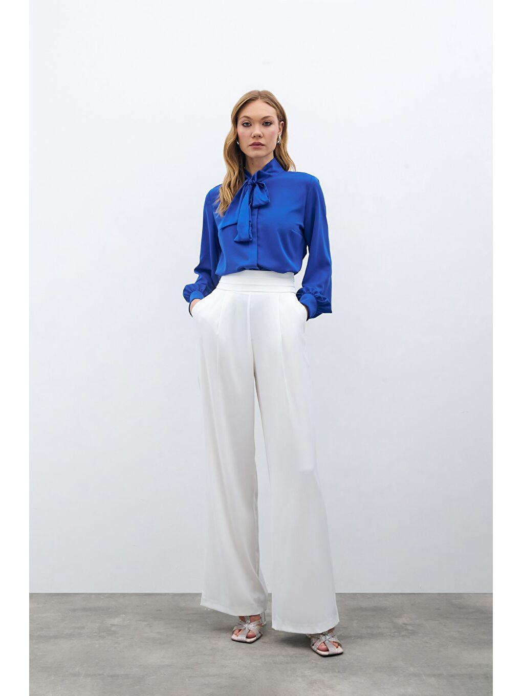 Yakası Bağlamalı Düz Gömlek - Sax Mavi-4