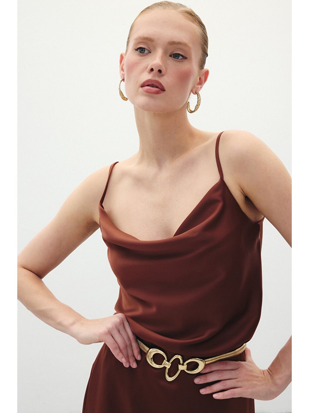 Kahverengi Degaje Yaka Saten Bluz - Kahve-6