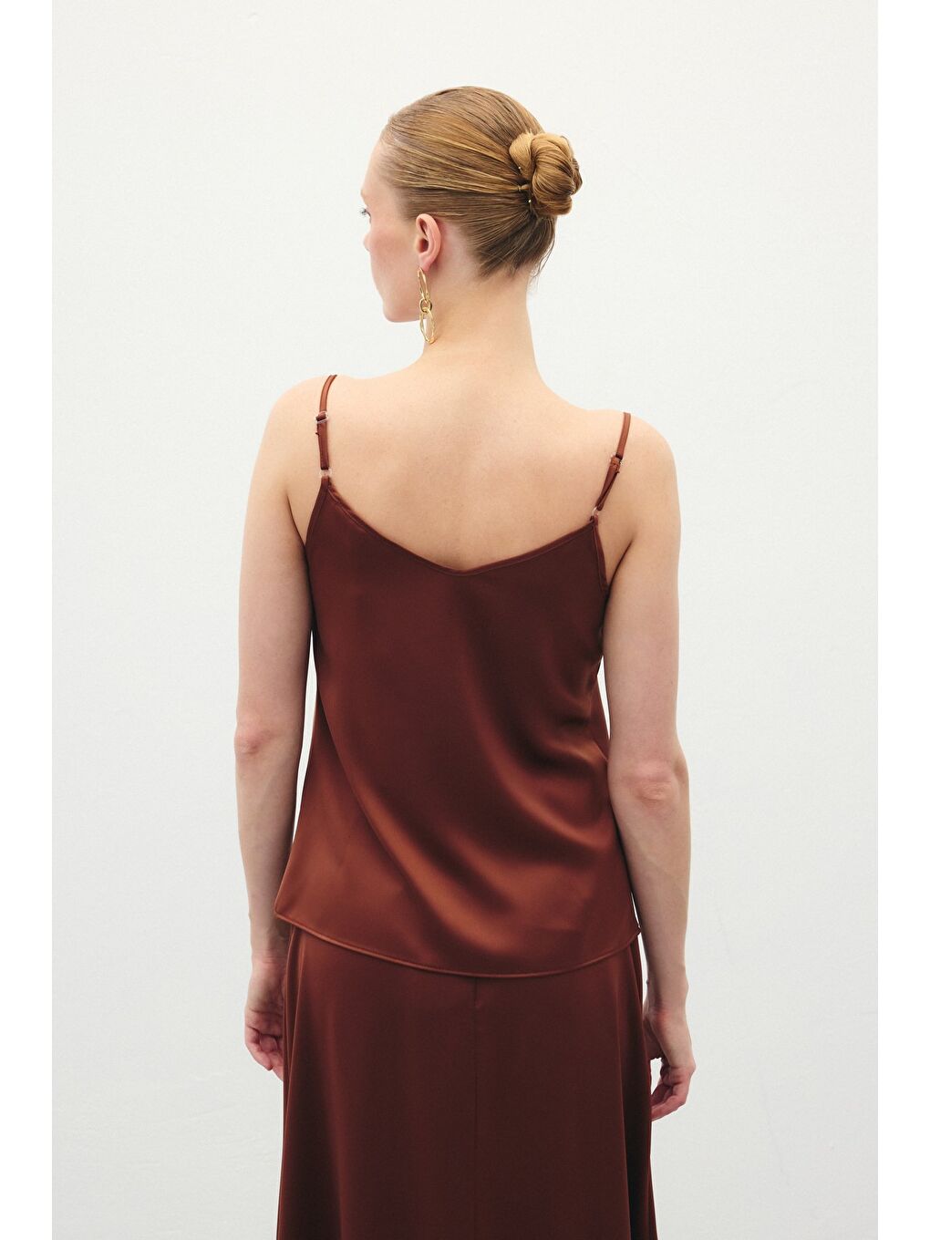 Kahverengi Degaje Yaka Saten Bluz - Kahve-7