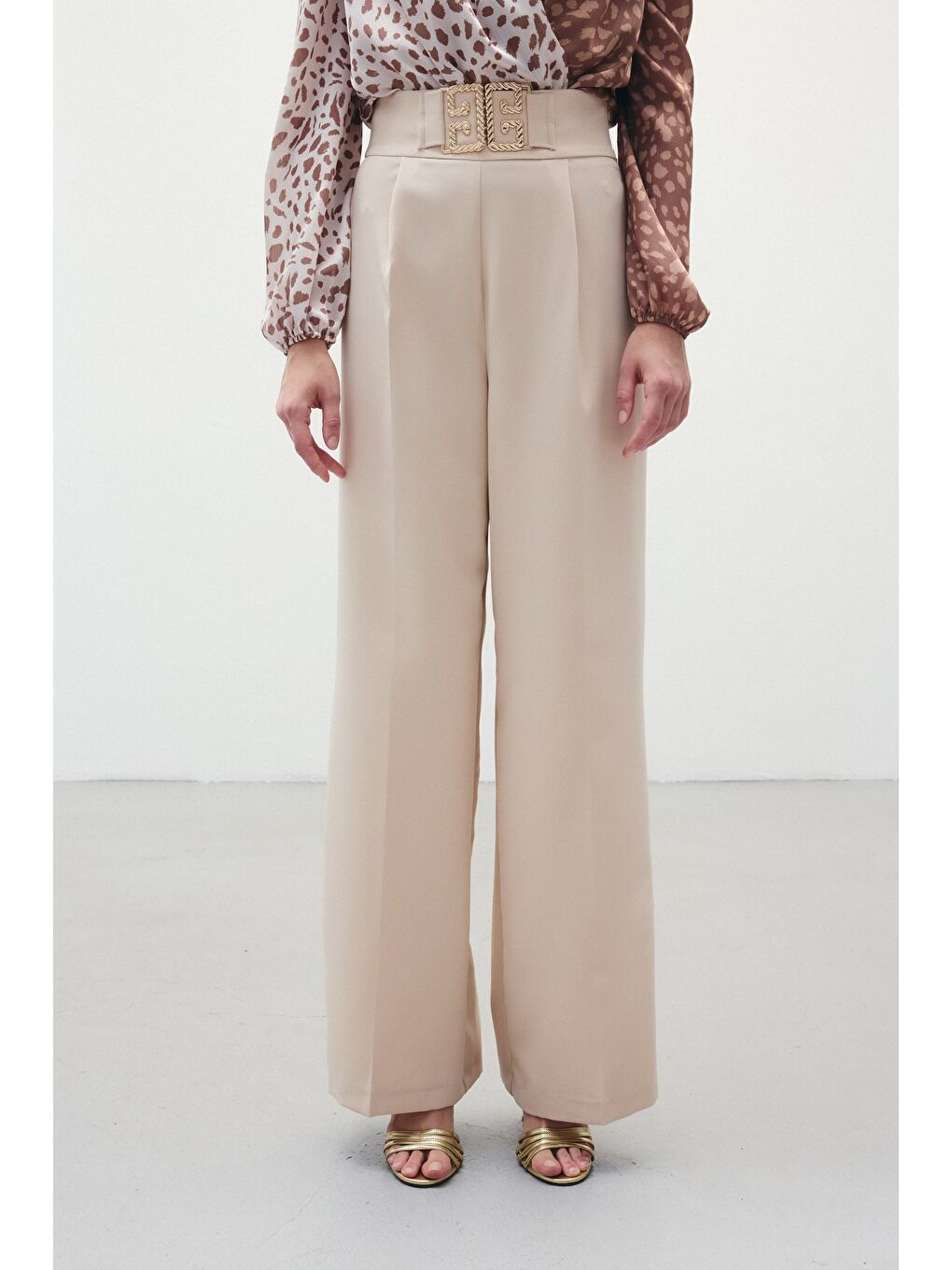 Bej Bel Aksesuarlı Bol Paça Pantolon - Taş-5