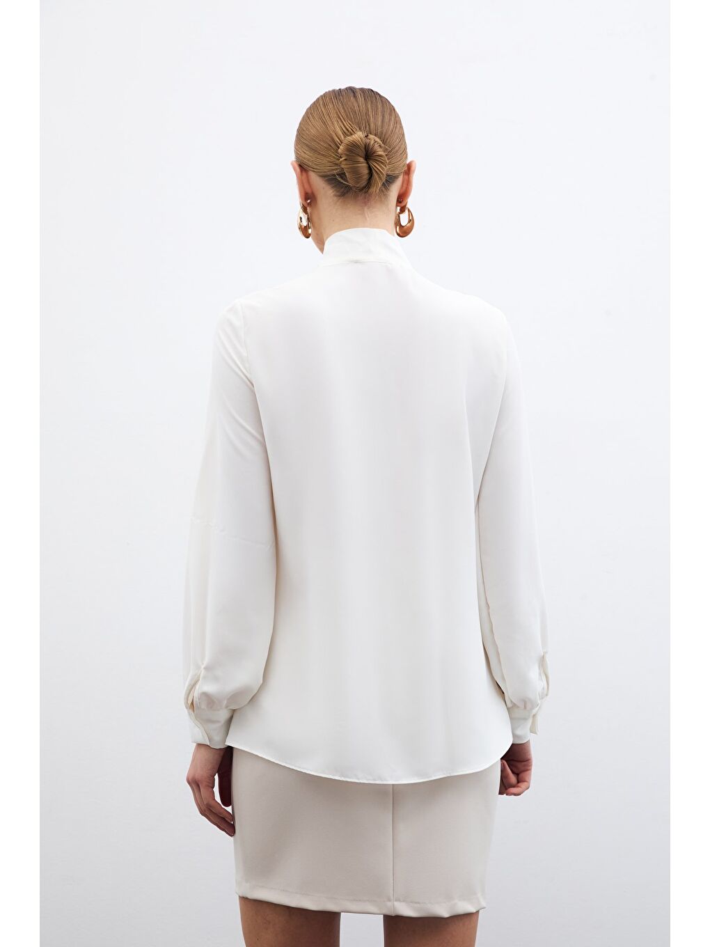 Yakası Bağlamalı Düz Gömlek - Ekru-6