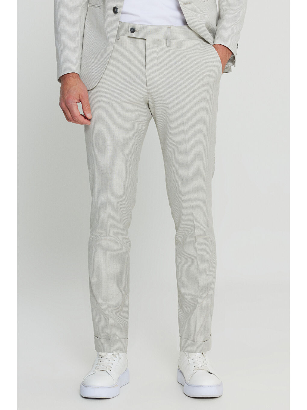 Erkek Gri-Beyaz Slim Fit Dar Kesim Kırlangıç Yaka Fleto Cepli Çizgili Esnek Takım Elbise-4