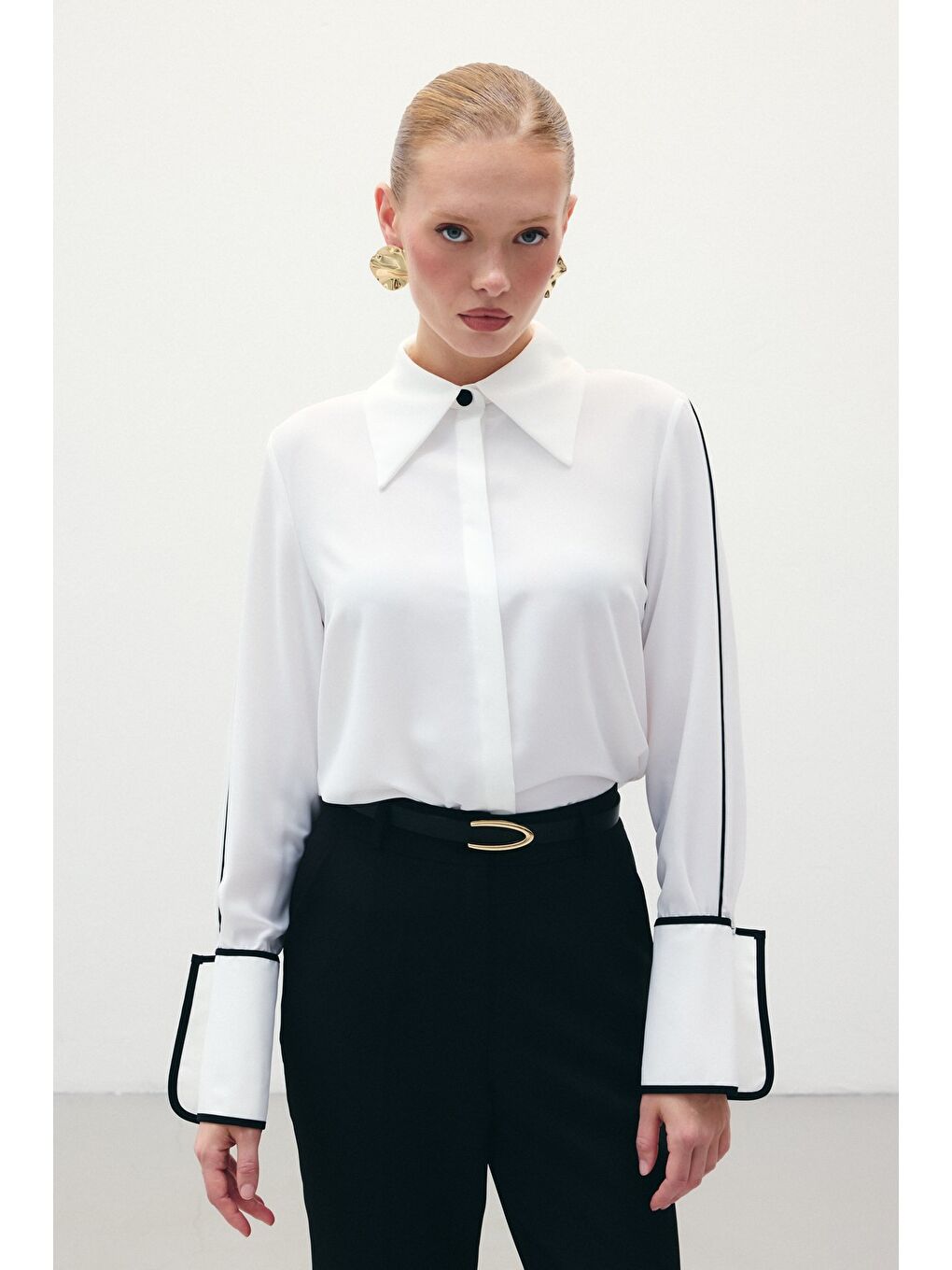 Klasik Manşetli Kontrast Gömlek - Ekru