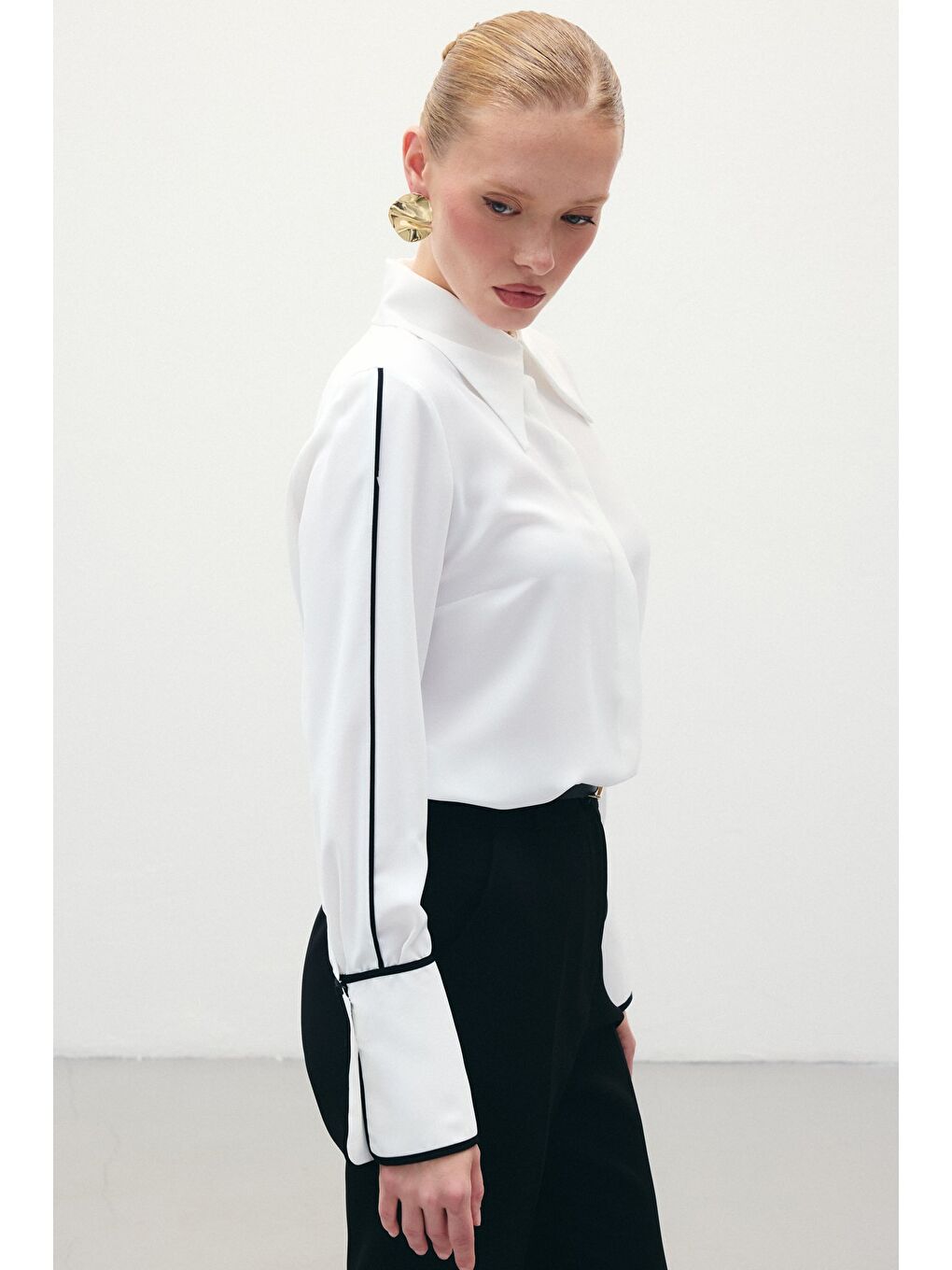 Klasik Manşetli Kontrast Gömlek - Ekru-4