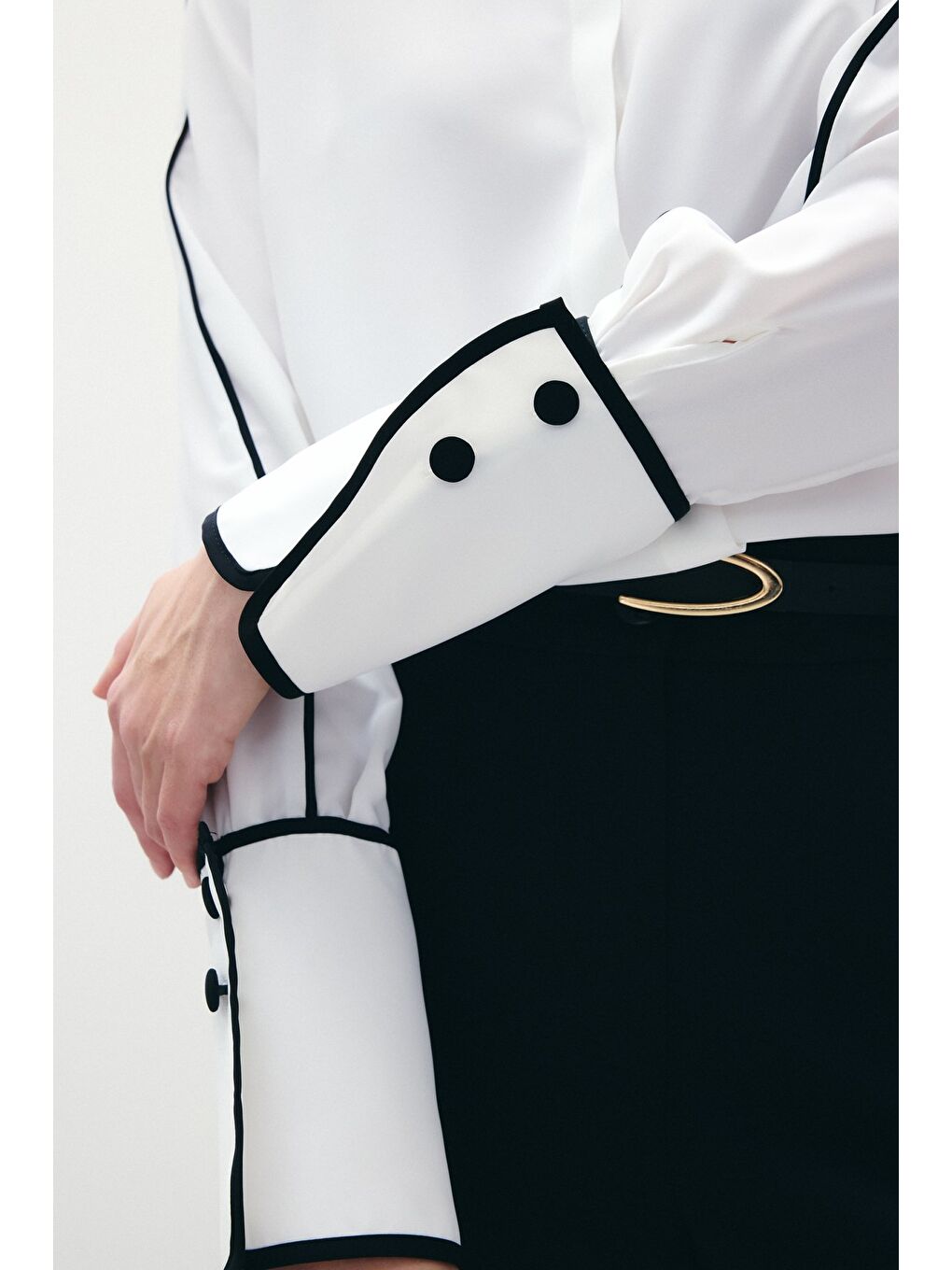 Klasik Manşetli Kontrast Gömlek - Ekru-6