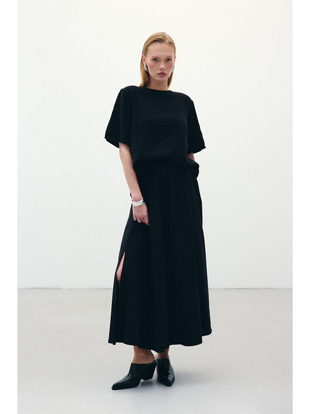 Yırtmaçlı Uzun Etek - Siyah