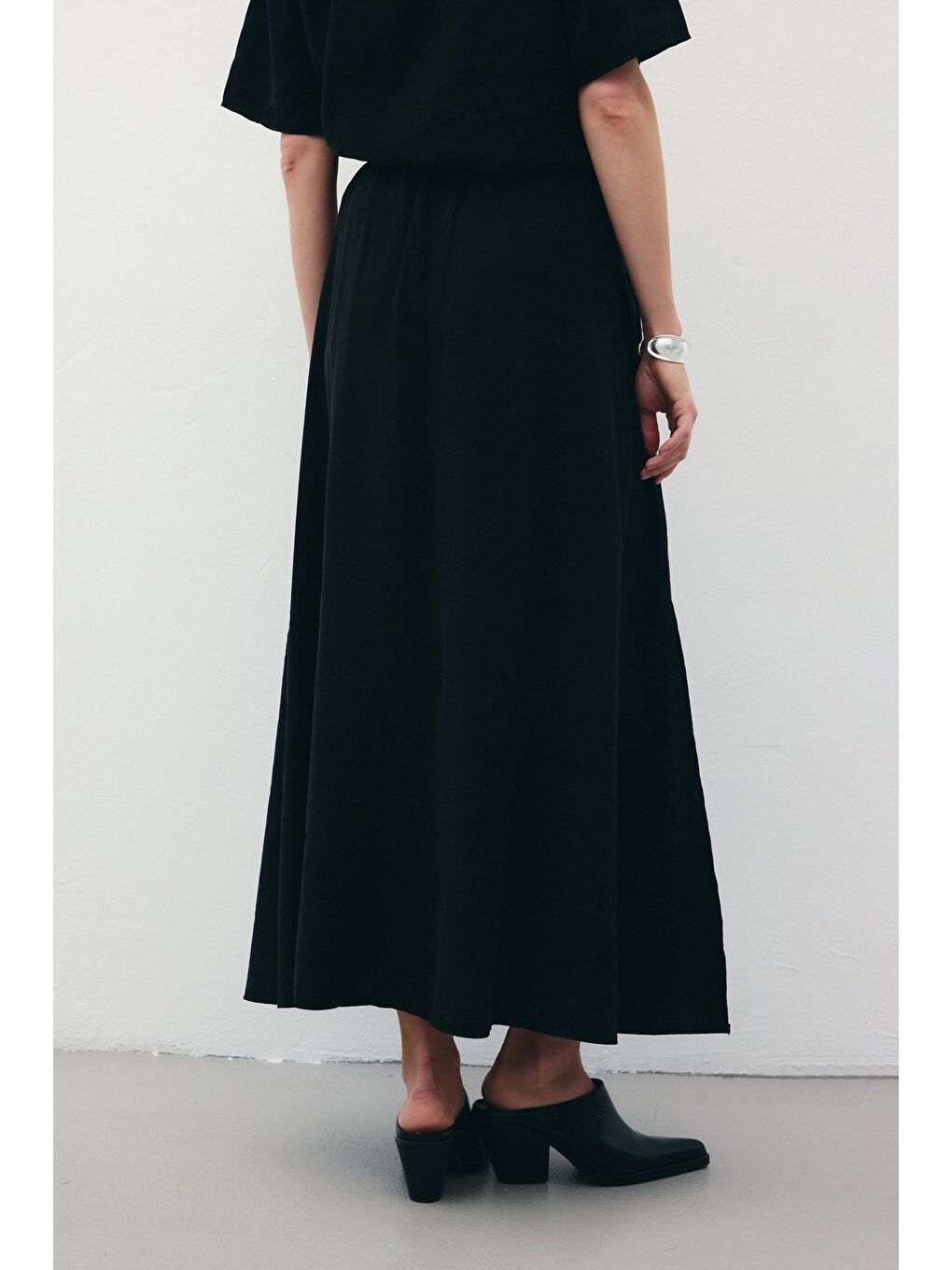 Yırtmaçlı Uzun Etek - Siyah-5