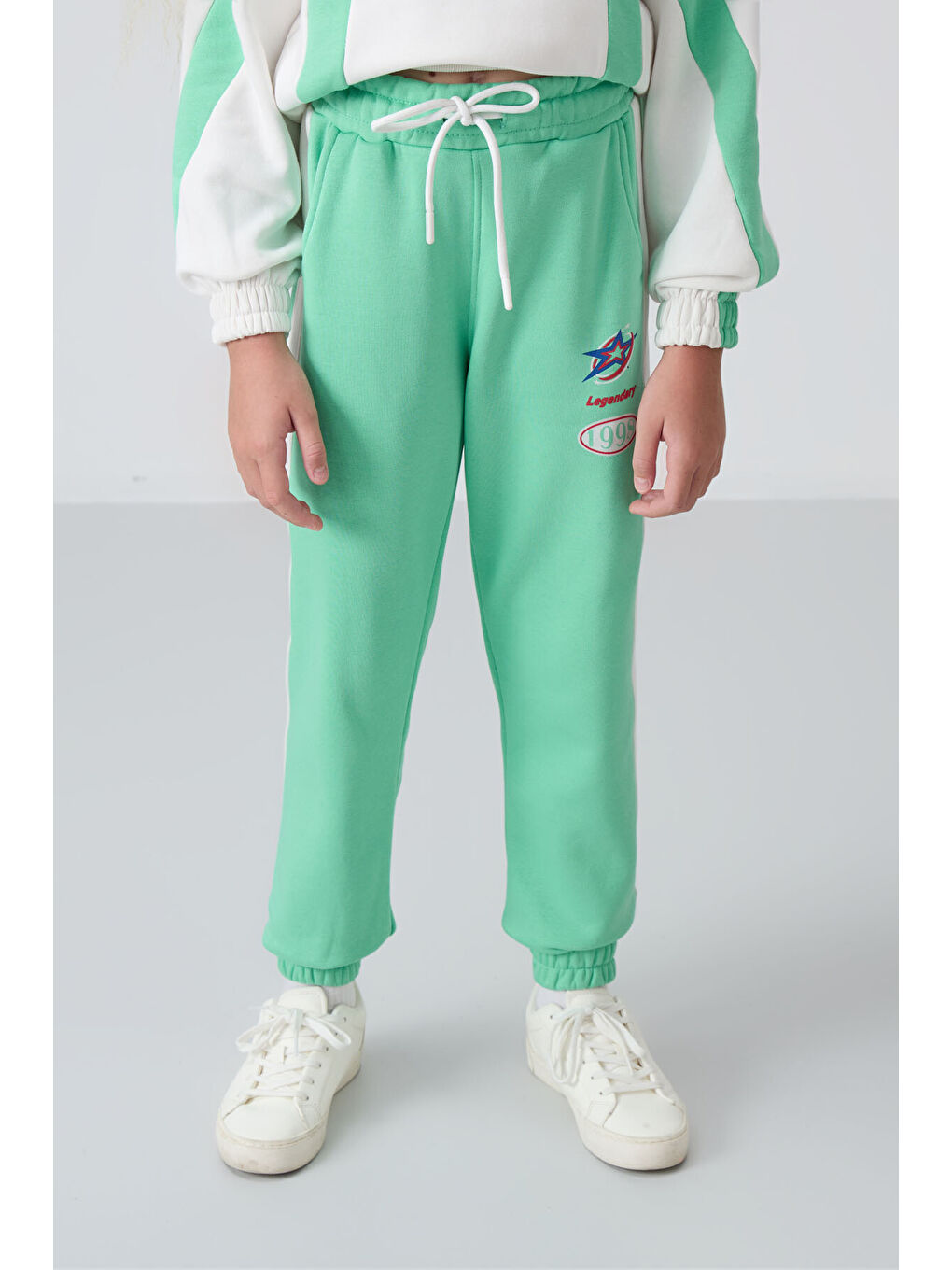 Ekru-Su Yeşil Pamuklu İçi Tüylü Yumuşak Dokulu Standart Fit Baskılı Kız Çocuk Eşofman Takım - 75166-1