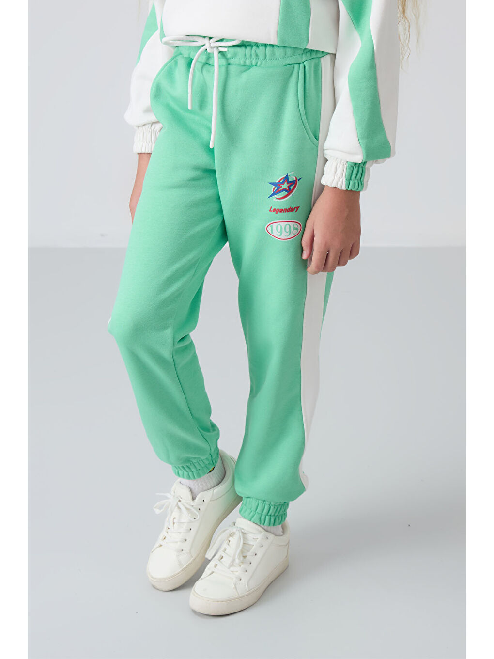 Ekru-Su Yeşil Pamuklu İçi Tüylü Yumuşak Dokulu Standart Fit Baskılı Kız Çocuk Eşofman Takım - 75166-3