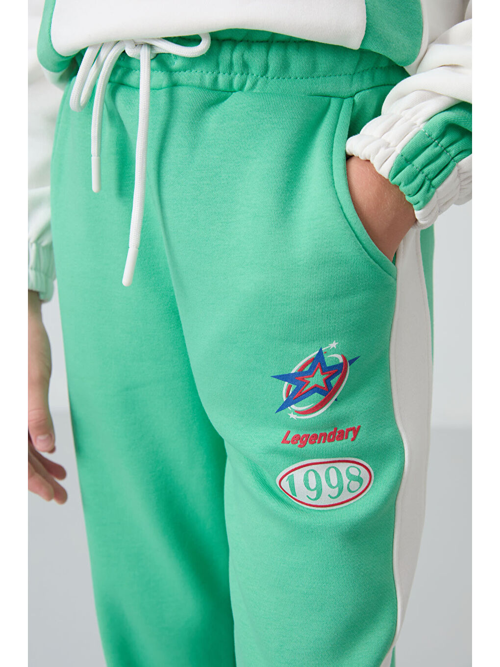 Ekru-Su Yeşil Pamuklu İçi Tüylü Yumuşak Dokulu Standart Fit Baskılı Kız Çocuk Eşofman Takım - 75166-4