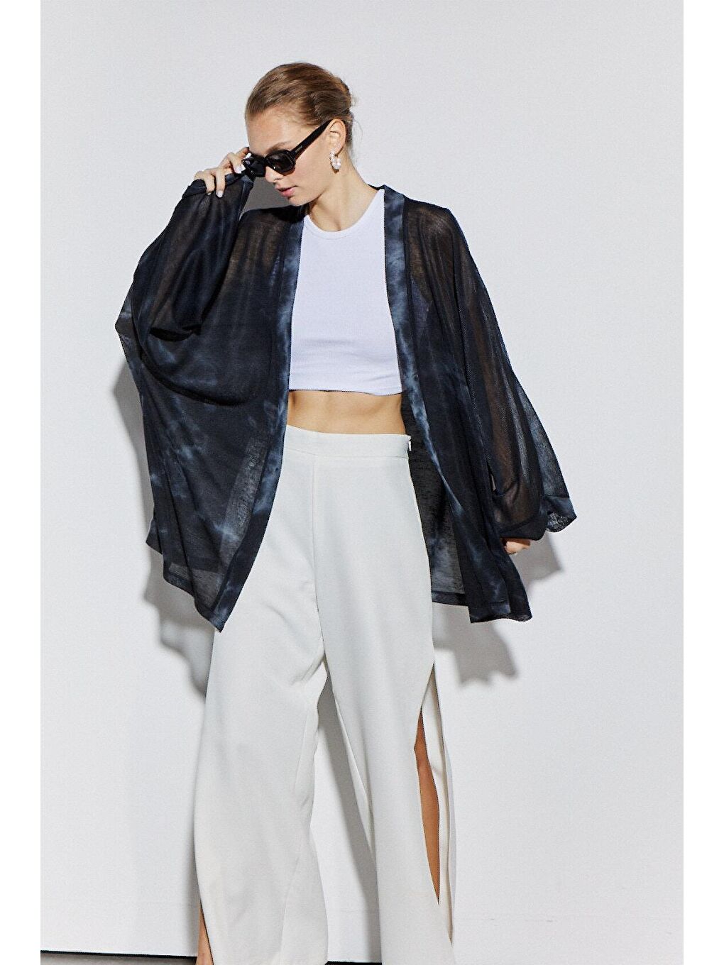 Siyah Standart Beden Bol Kesim Hırka-3