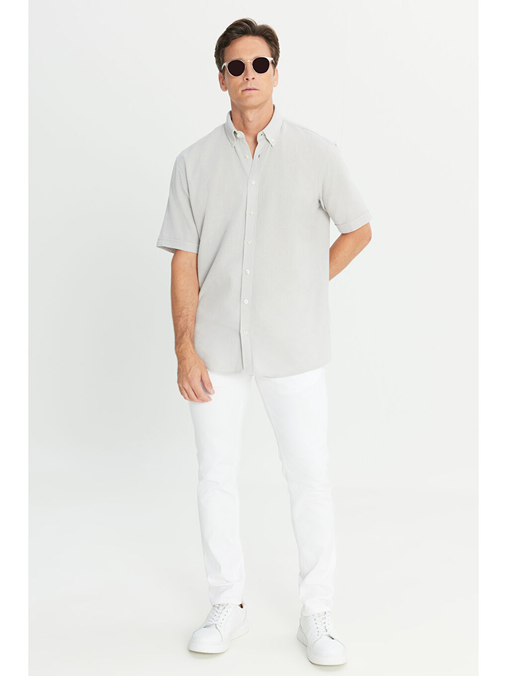Erkek Açık Gri %100 Pamuk Comfort Fit Rahat Kesim Düğmeli Gömlek Yaka Armürlü Gömlek-2