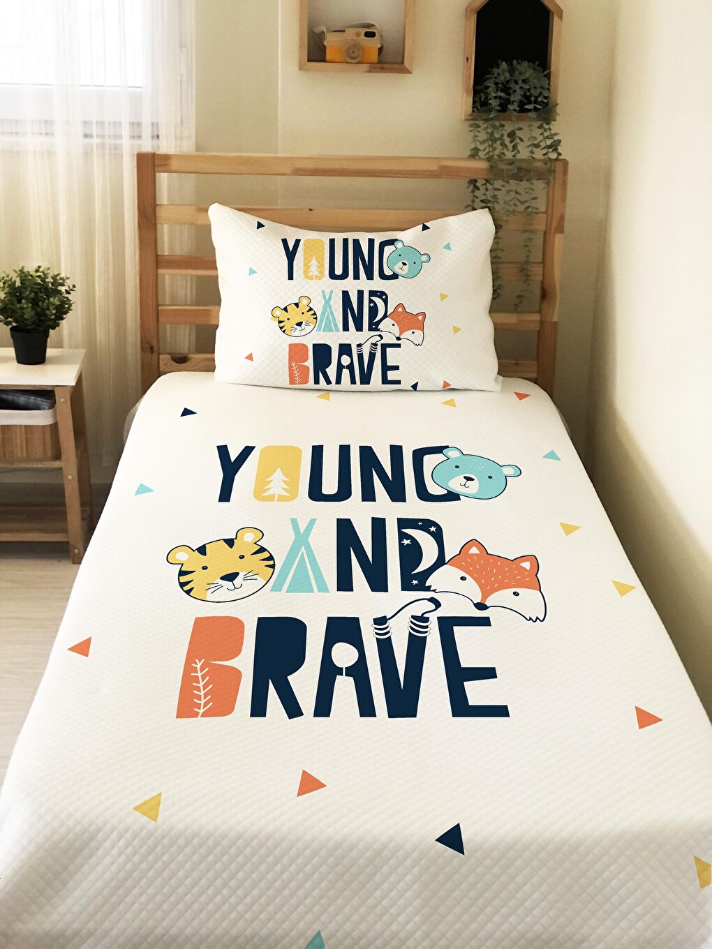 Karışık Hayvan Desenli Baskılı Çocuk Tek Kişilik Pike Takımı Beyaz