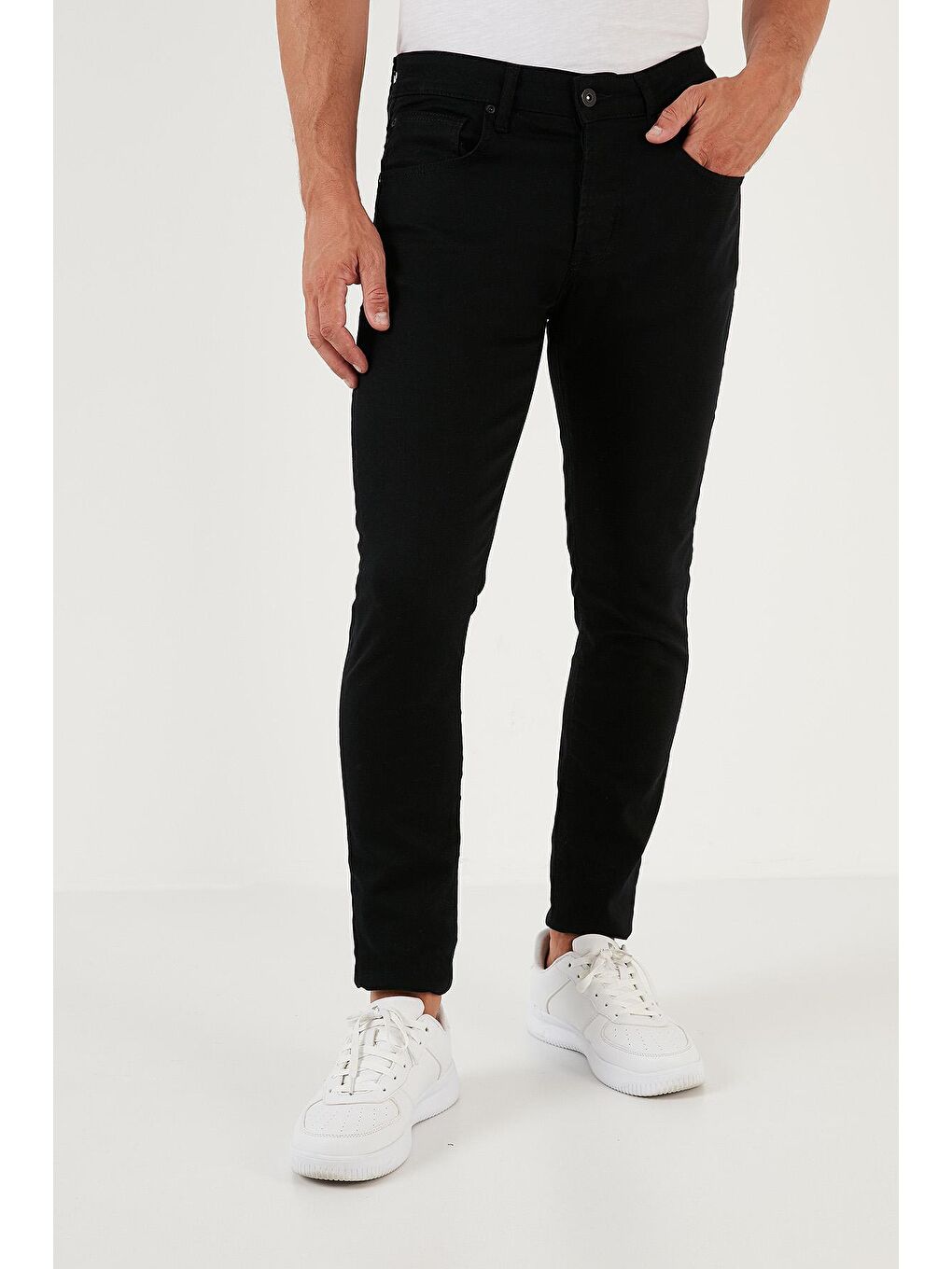 Siyah Pamuklu Normal Bel Dar Paça Slim Fit Jeans 1120J01NAPOLI-1