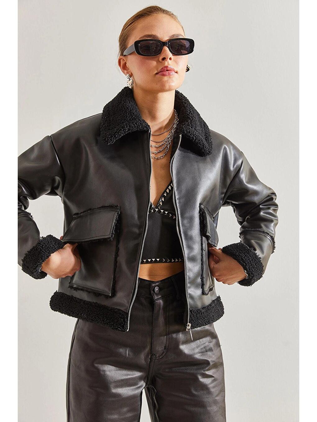 Siyah Kadın Deri Peluşlu Mont-3