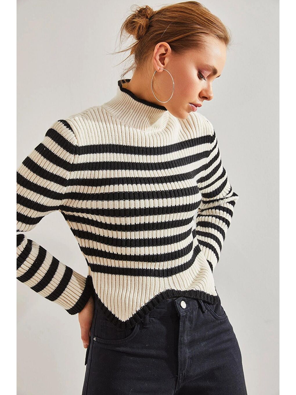 Siyah Kadın Çizgili Triko Kazak