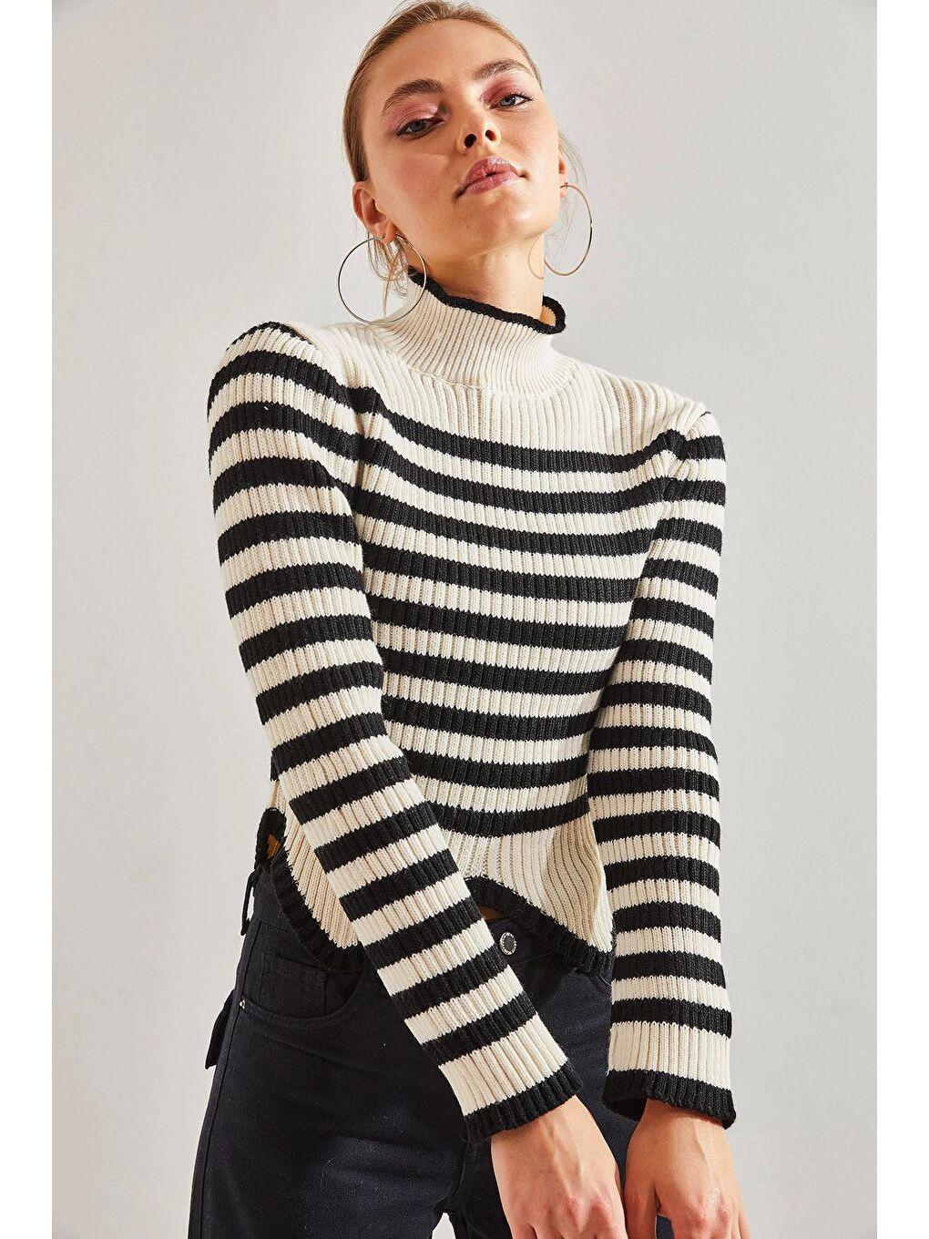 Siyah Kadın Çizgili Triko Kazak-1