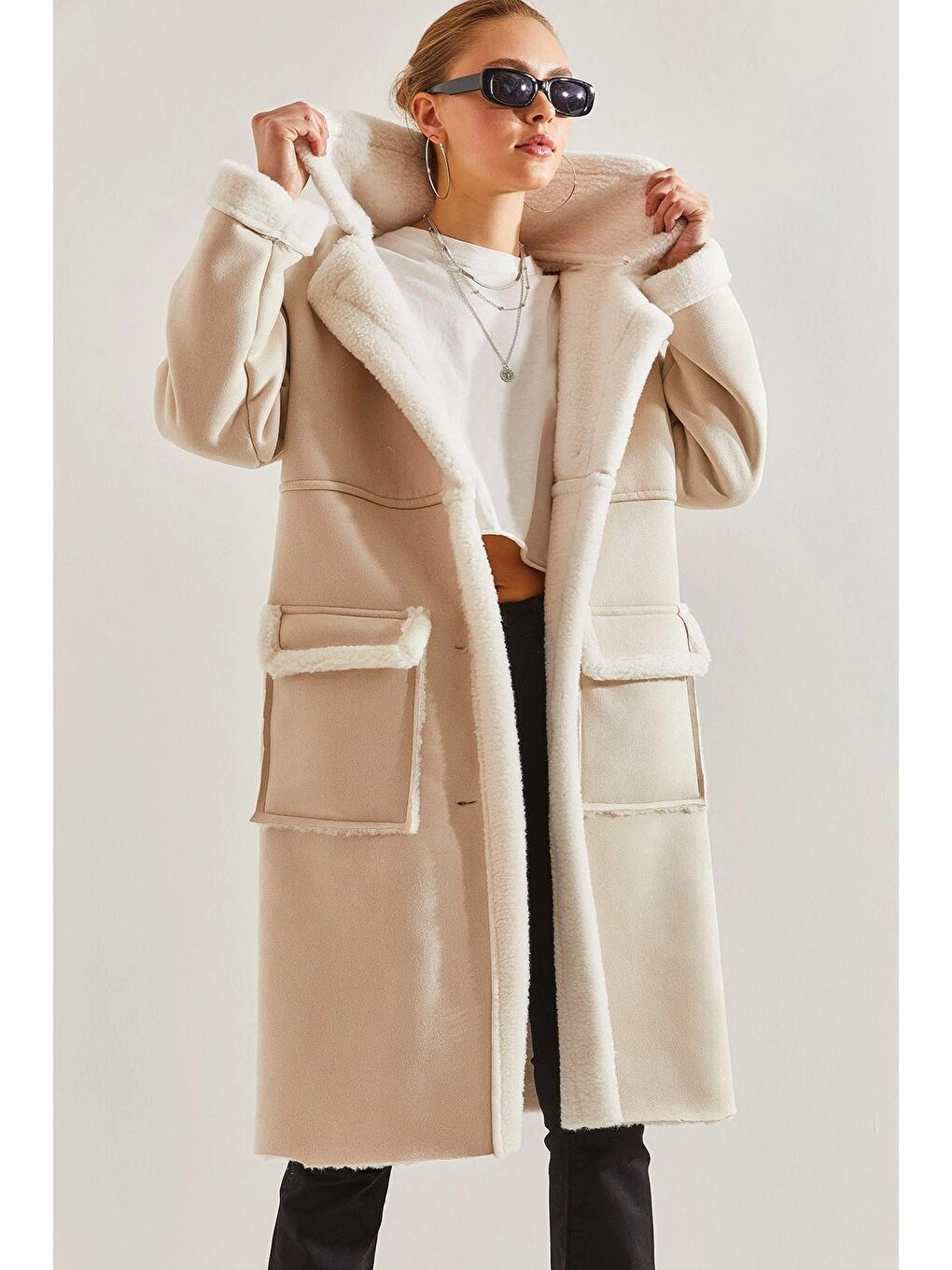 Bej Kadın Çift Cepli Uzun Lamine Palto
