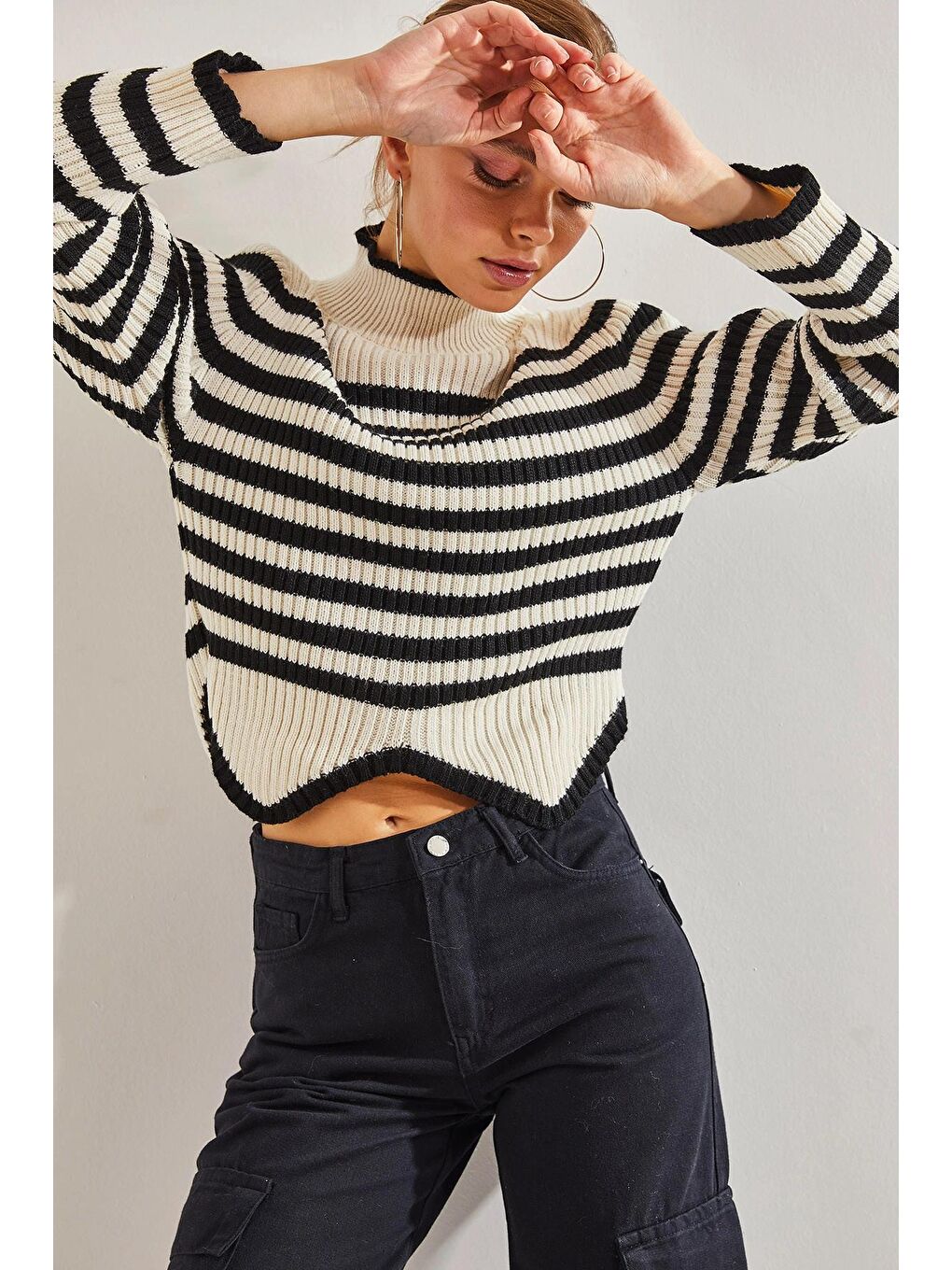 Siyah Kadın Çizgili Triko Kazak-3