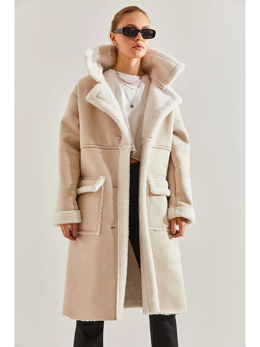 Bej Kadın Çift Cepli Uzun Lamine Palto-1