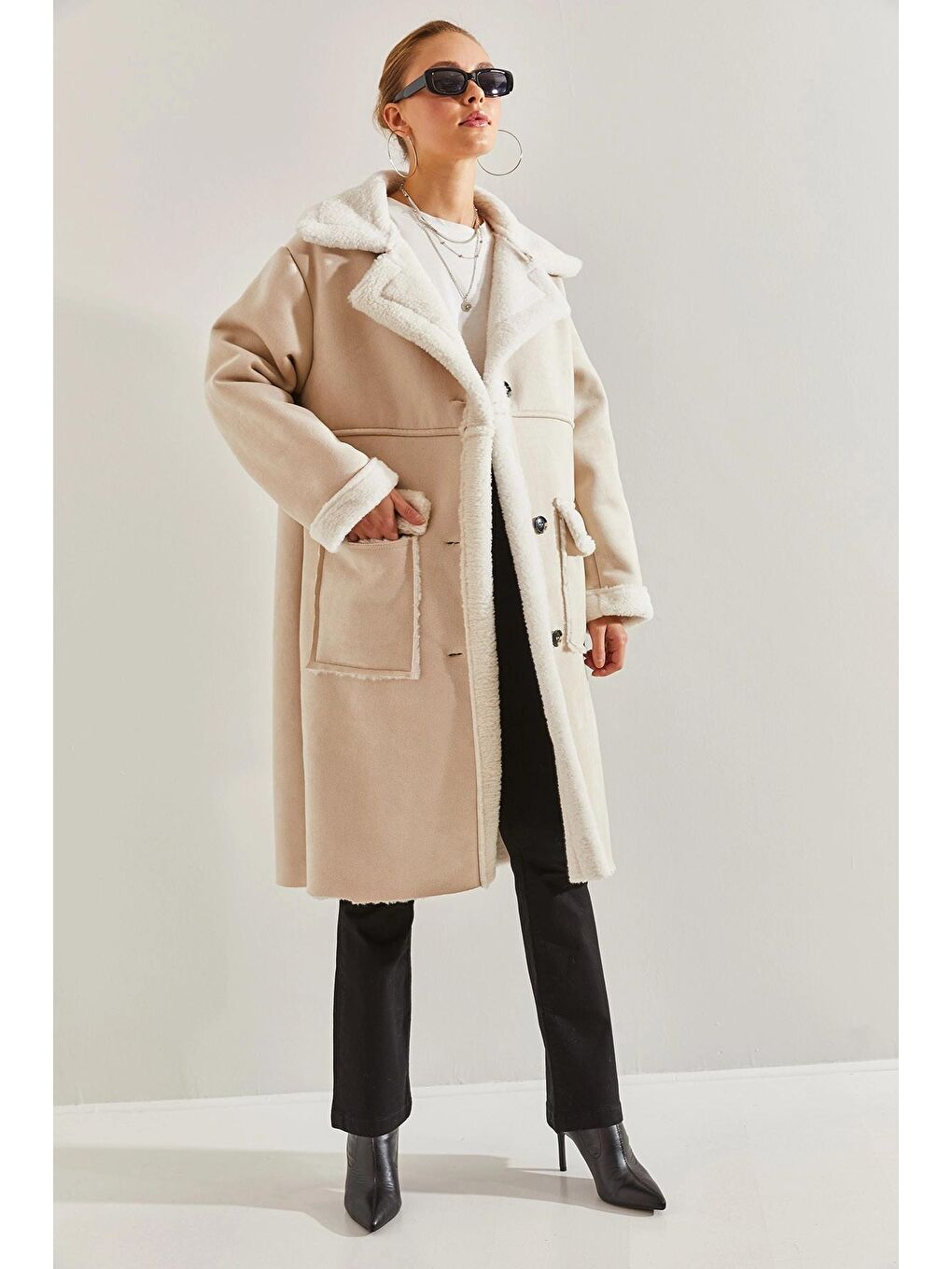 Bej Kadın Çift Cepli Uzun Lamine Palto-3