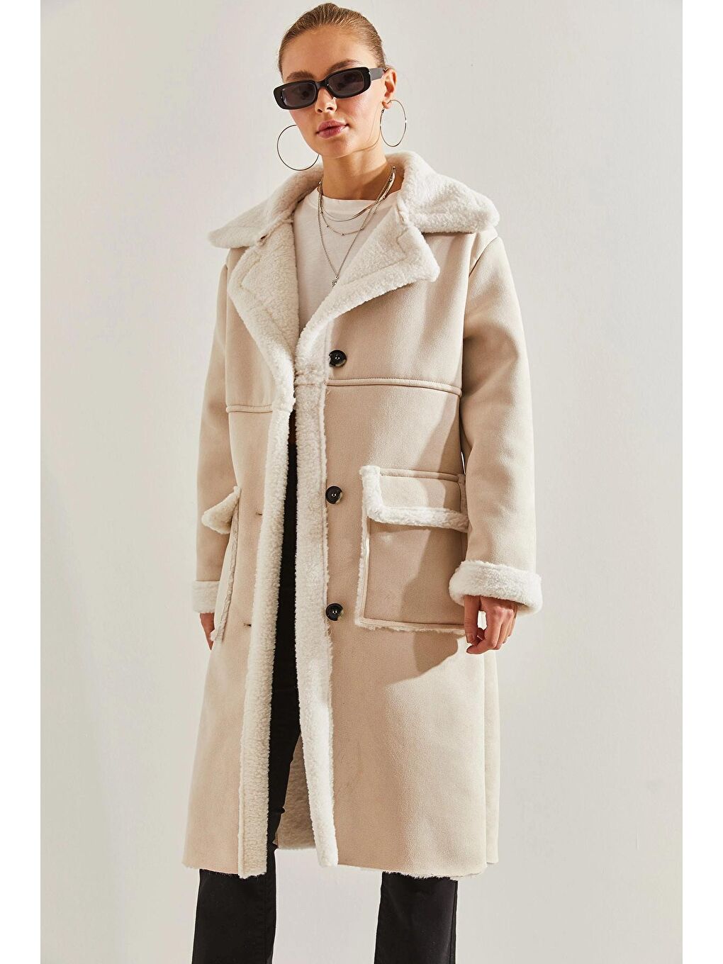 Bej Kadın Çift Cepli Uzun Lamine Palto-4