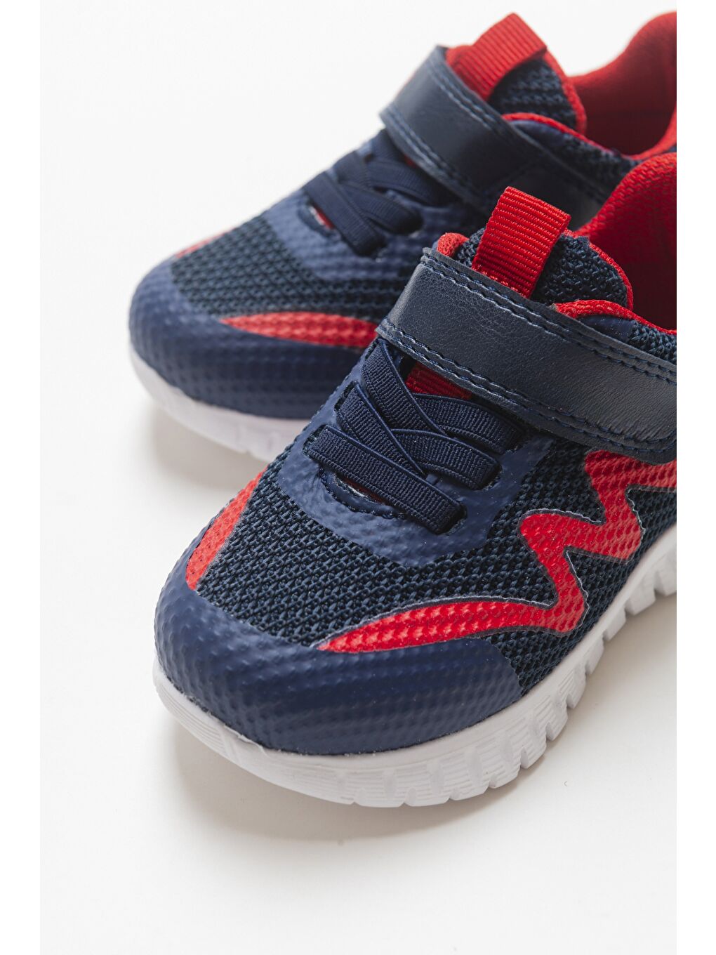 Erkek Çocuk Lacivert Ortopedik Destekli Spor Ayakkabı