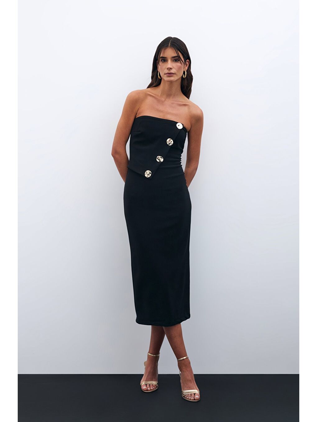 Düğme Aksesuarlı Straplez Elbise - Siyah