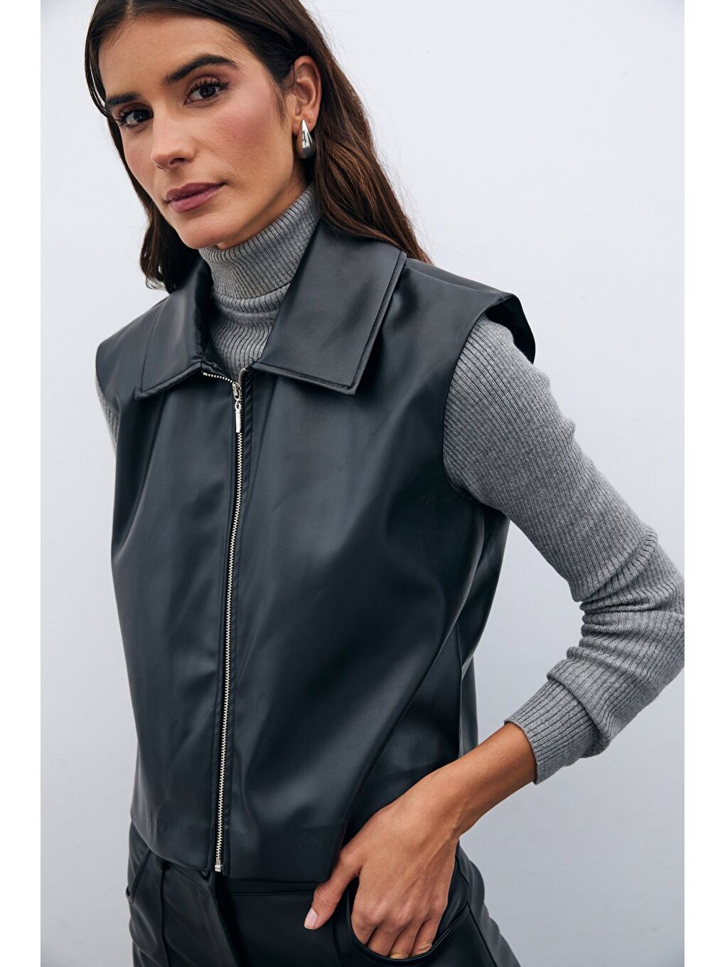 Fermuarlı Deri Yelek - Siyah-4