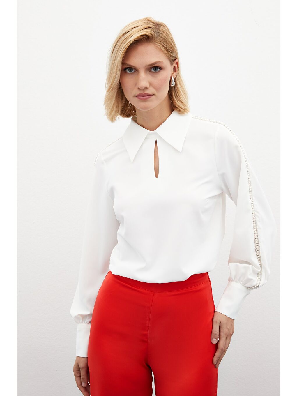 Kolları İnci Detaylı Bluz - Ekru