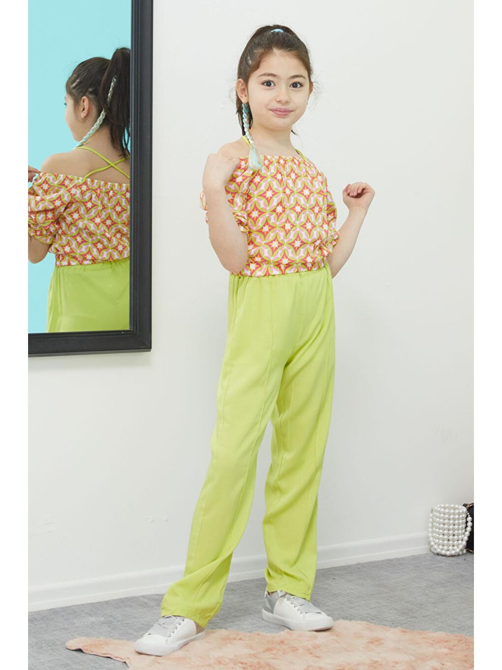 Yeşil Desenli Bluz ve Pantolonlu Kız Takım 15391-1