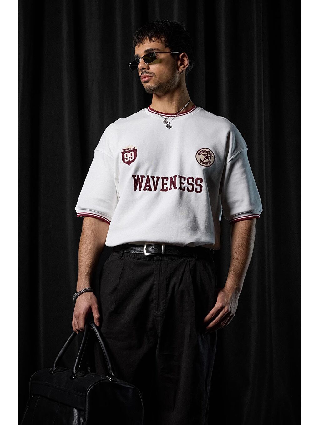 Erkek Oversize Nakışlı Kontrast Yaka Kolej T-Shirt Ekru-4