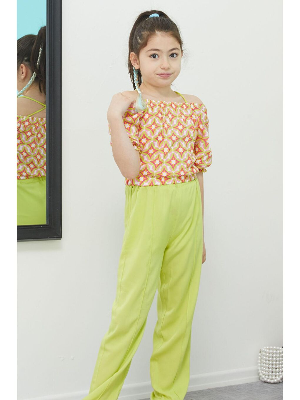 Yeşil Desenli Bluz ve Pantolonlu Kız Takım 15391-2