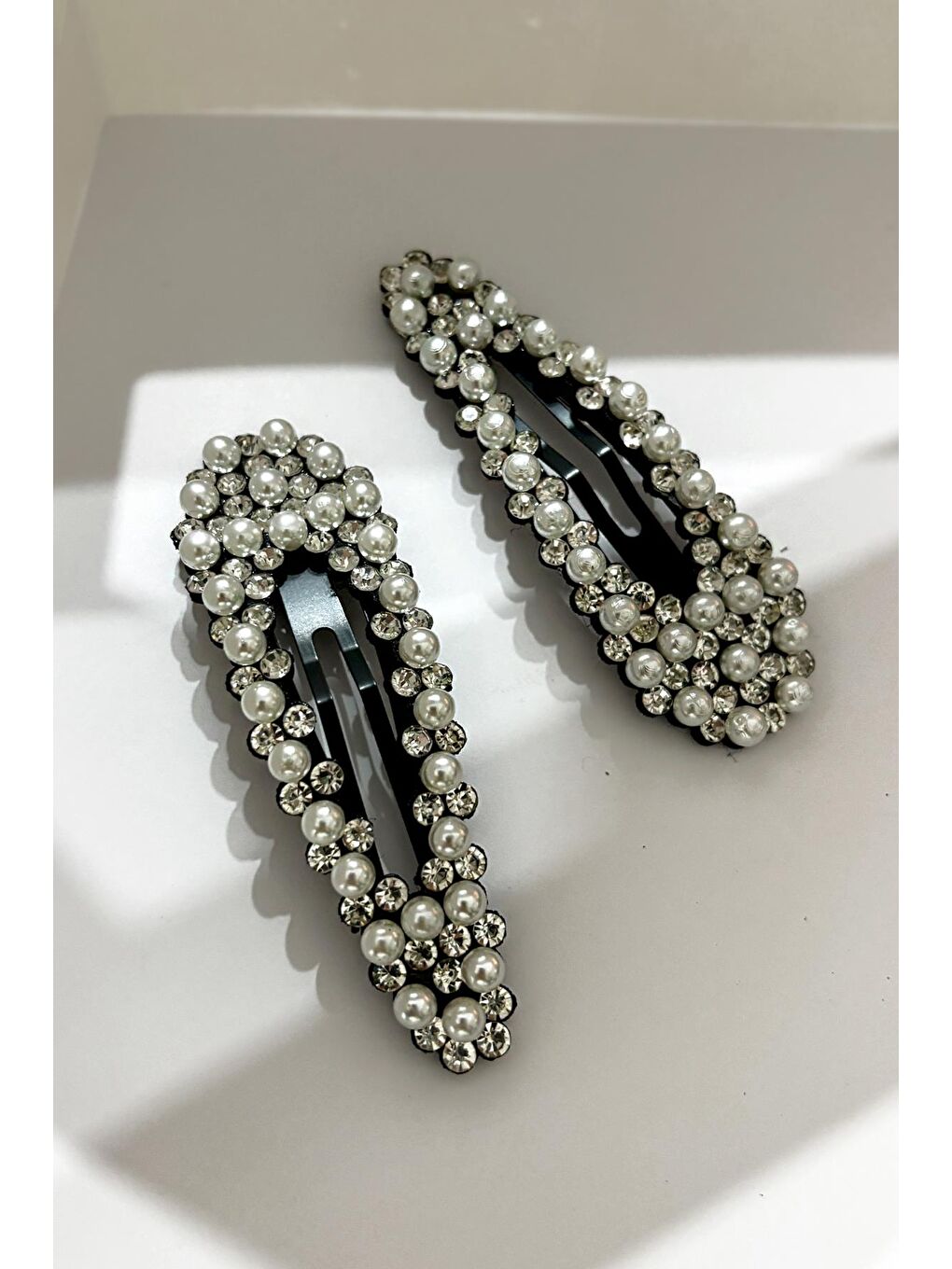 Kristal Taşlı ve İncili Siyah Çıt Çıt Toka 2'li Paket-6