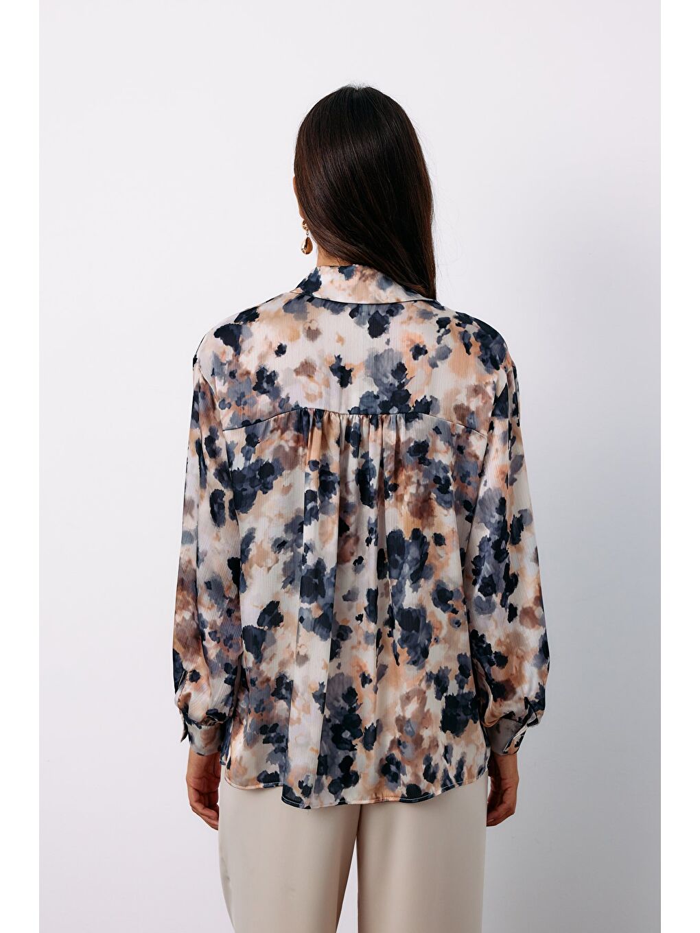 Çiçek Desenli Gömlek - Gri-3