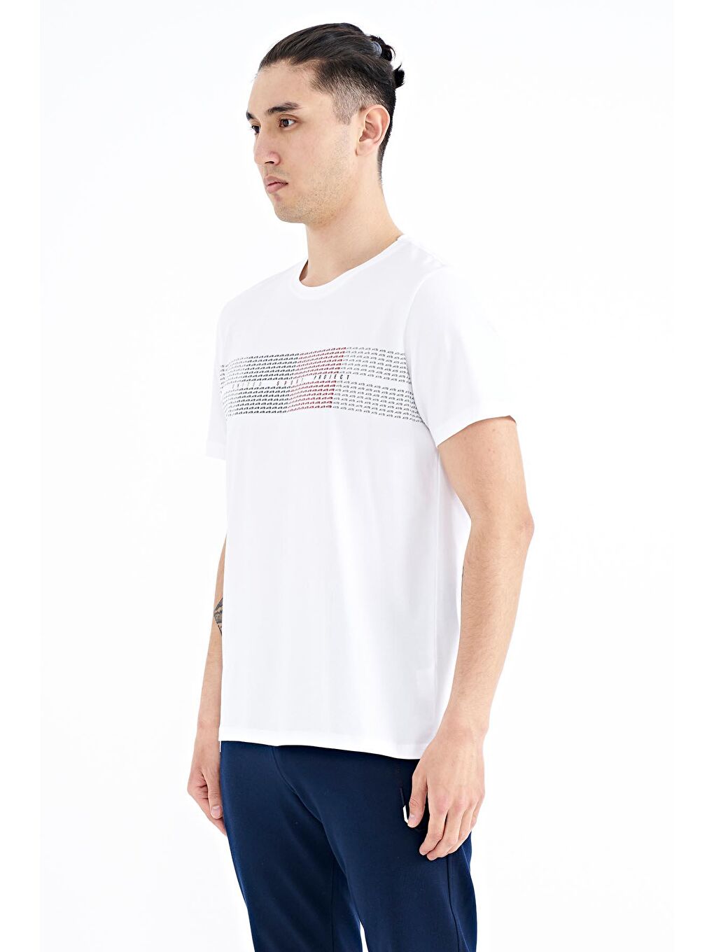 Beyaz Minimal Yazı Baskılı Standart Kalıp Erkek Tişört - 88182-4