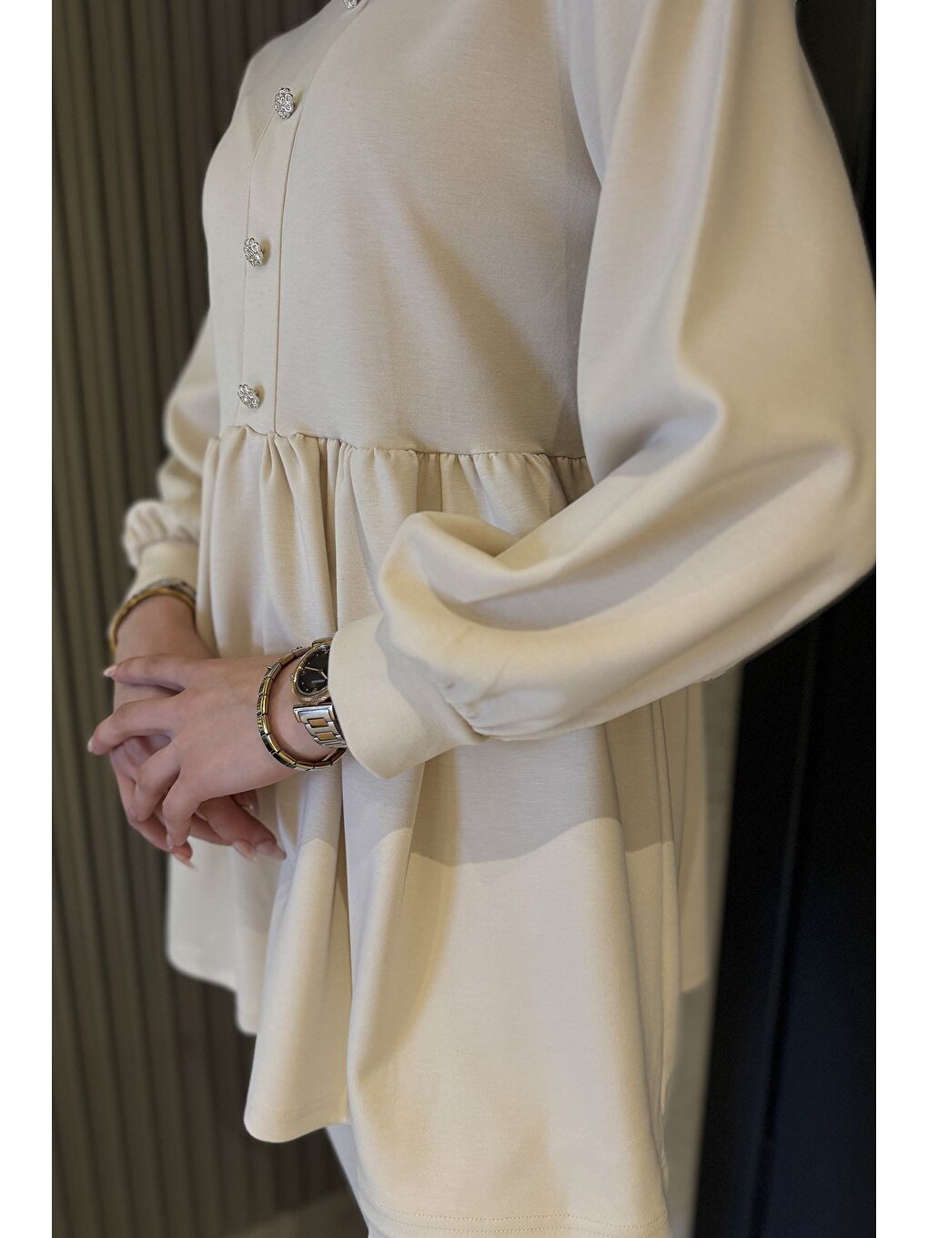 Ekru Kadın Taşlı Düğmeli Fırfırlı Tunik Pantolon Tesettür İkili Takım-4