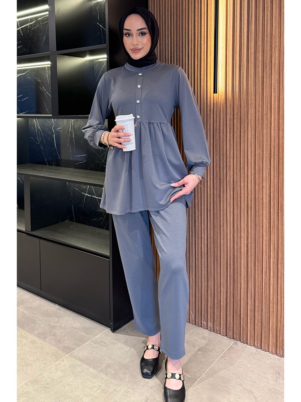 Gri Kadın Taşlı Düğmeli Fırfırlı Tunik Pantolon Tesettür İkili Takım-2